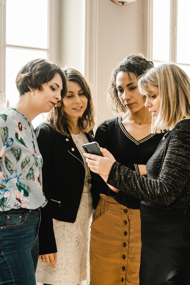 Wedding planner franchise network and independent agency decision