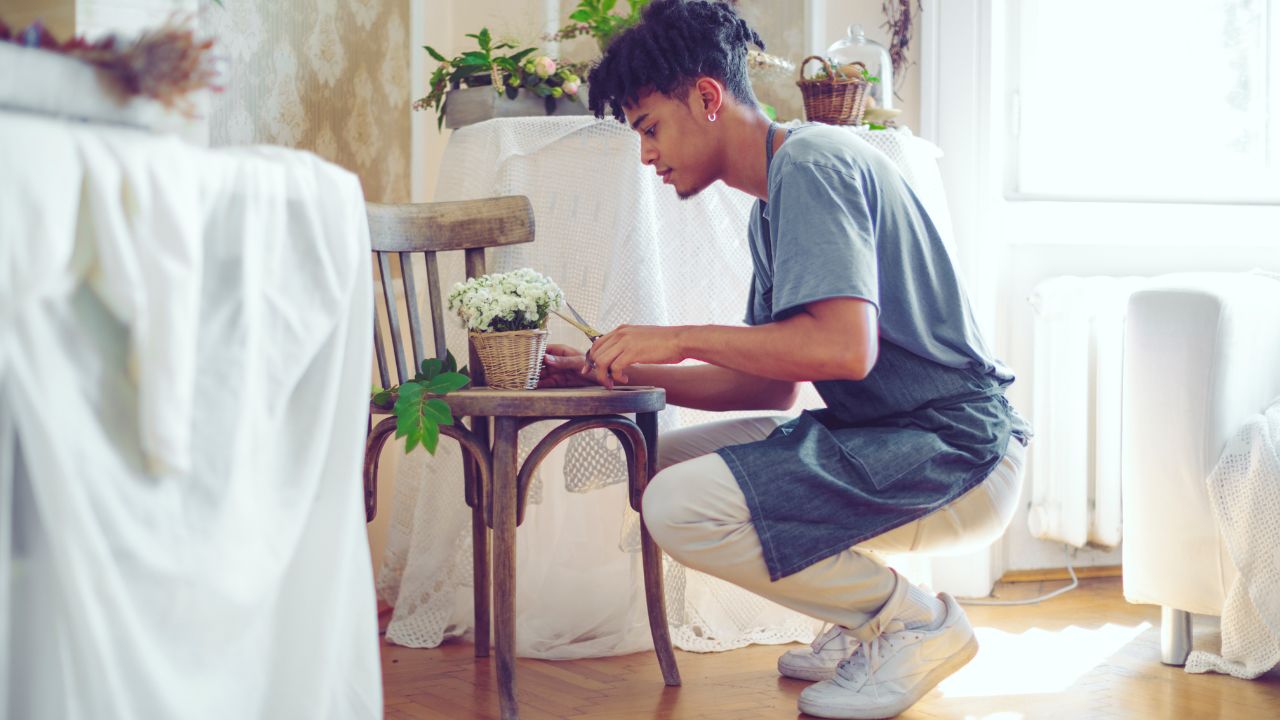 Guide to becoming a wedding designer with creative and business skills